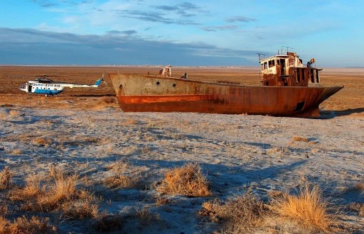 Spuren der Vergangenheit:  Sufi-Pilgerstätten am Kaspischen Meer und  moderne Astana